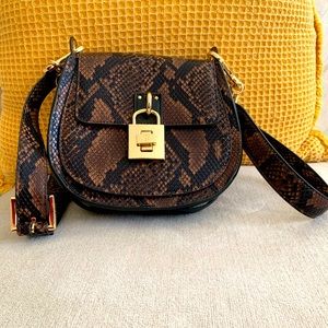 ALDO crossbody satchel-EUC